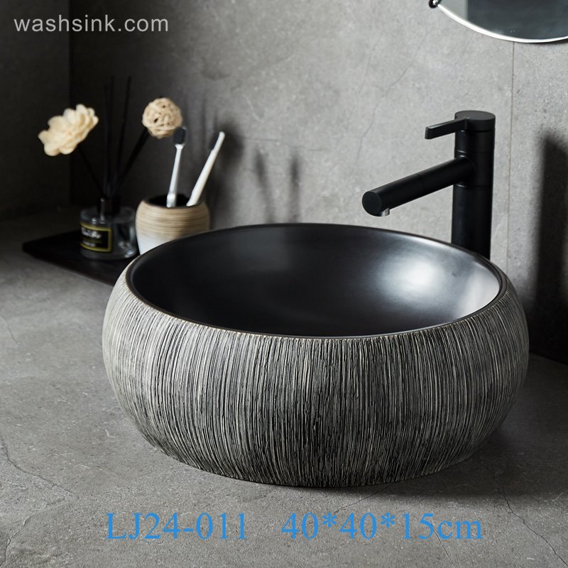 LJ24-011-BQ0A8568 LJ24-0011  Bathroom Vessel Sinks Black and White Porcelain Art Round Countertop Sink Bowl - shengjiang  ceramic  factory   porcelain art hand basin wash sink