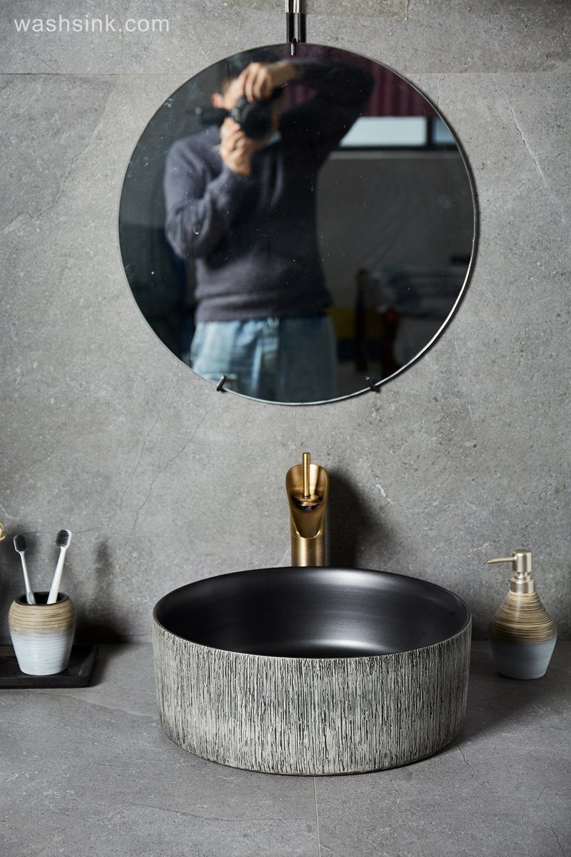 LJ24-012-BQ0A8632 LJ24-0012  Bathroom Sink, Bathroom Ceramic Vessel Sinks gray and black Round Porcelain Vessel Sink - shengjiang  ceramic  factory   porcelain art hand basin wash sink