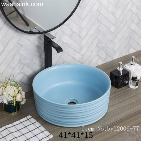 byl2006-77 Jingdezhen sky-blue round washbasin with circular pattern